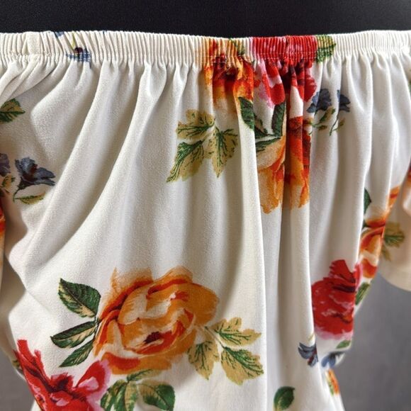 Off-Shoulder Floral Shorts Romper - Picture 2 of 6
